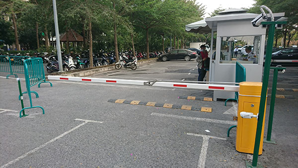 barrier tự động trong hệ thống bãi đỗ xe