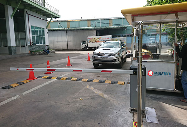 barrier sử dụng cho bãi đỗ xe